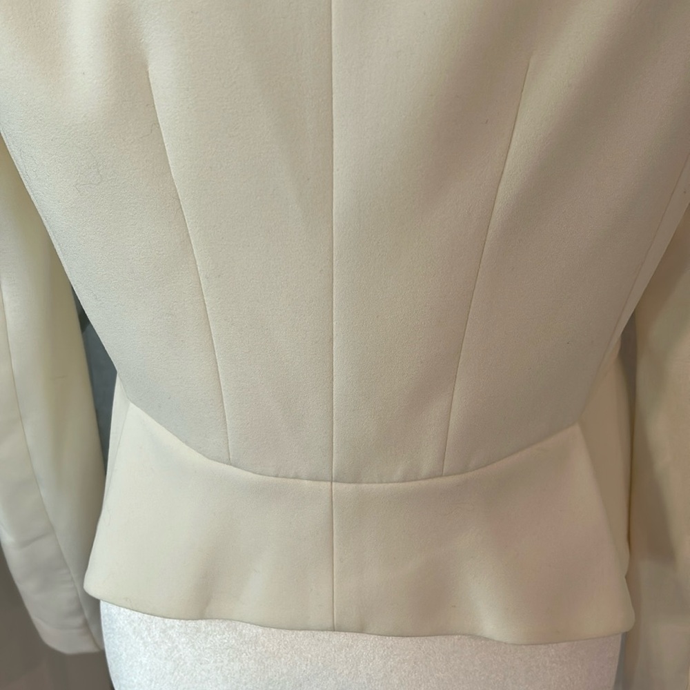 BCBG MAX AZRIA Fitted Blazer - Off white / Beige, Size Medium - Picture 5 of 8